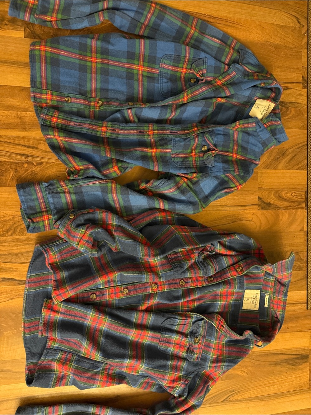 Abercrombie & Fitch2 shirt lot Blue Green Red Plaid Button-Up Shirt. Heavyweight